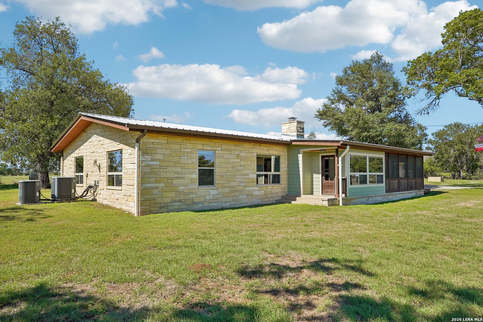 24 Edmiston Ln, Comfort, TX 78013