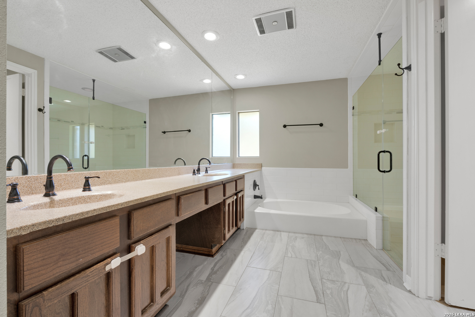 6327 Silver Fox, San Antonio, TX 78247