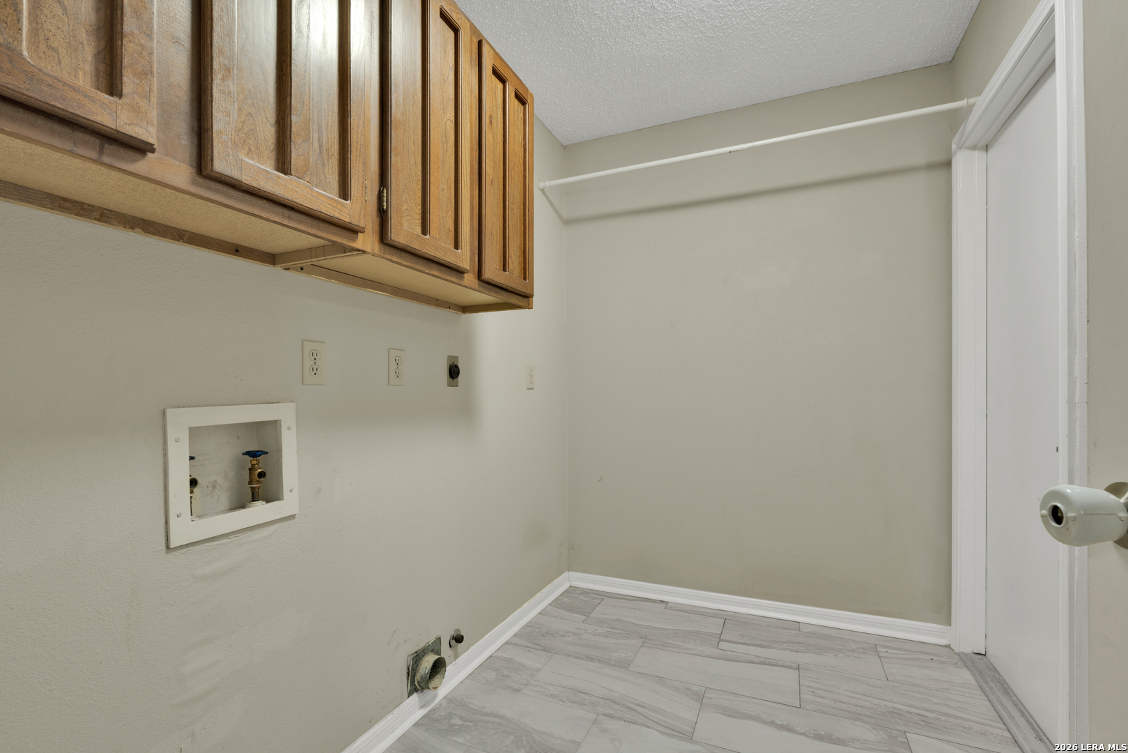 6327 Silver Fox, San Antonio, TX 78247