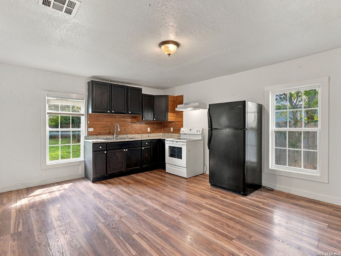 2553 W SAN ANTONIO ST, New Braunfels, TX 78130