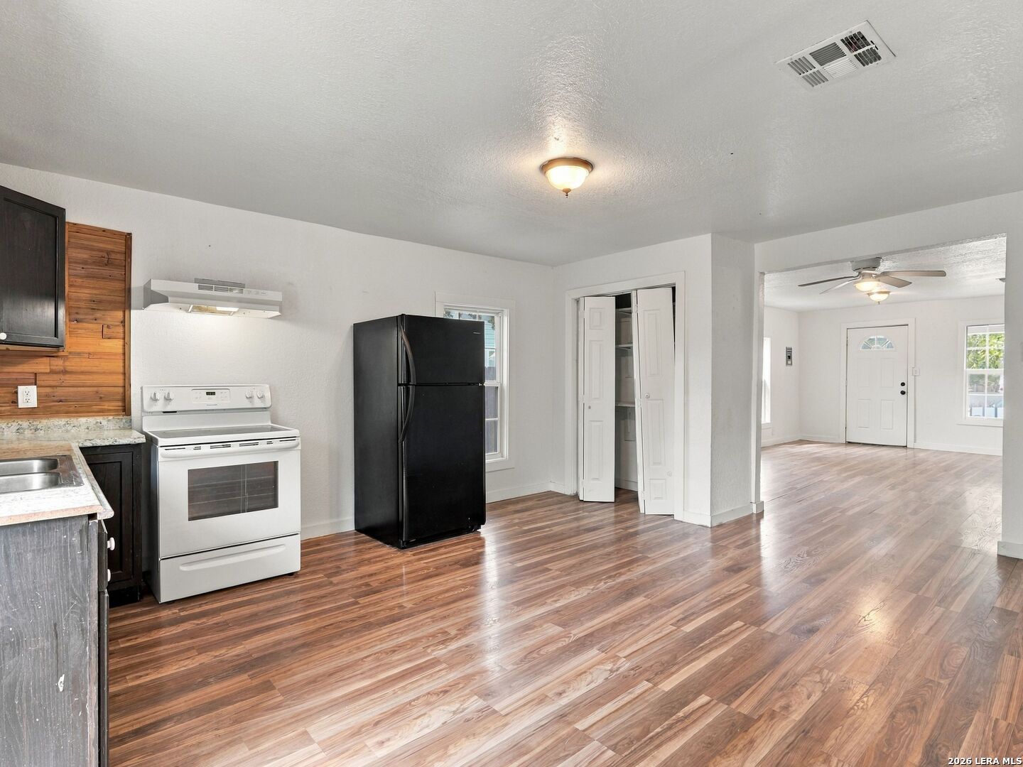 2553 W SAN ANTONIO ST, New Braunfels, TX 78130