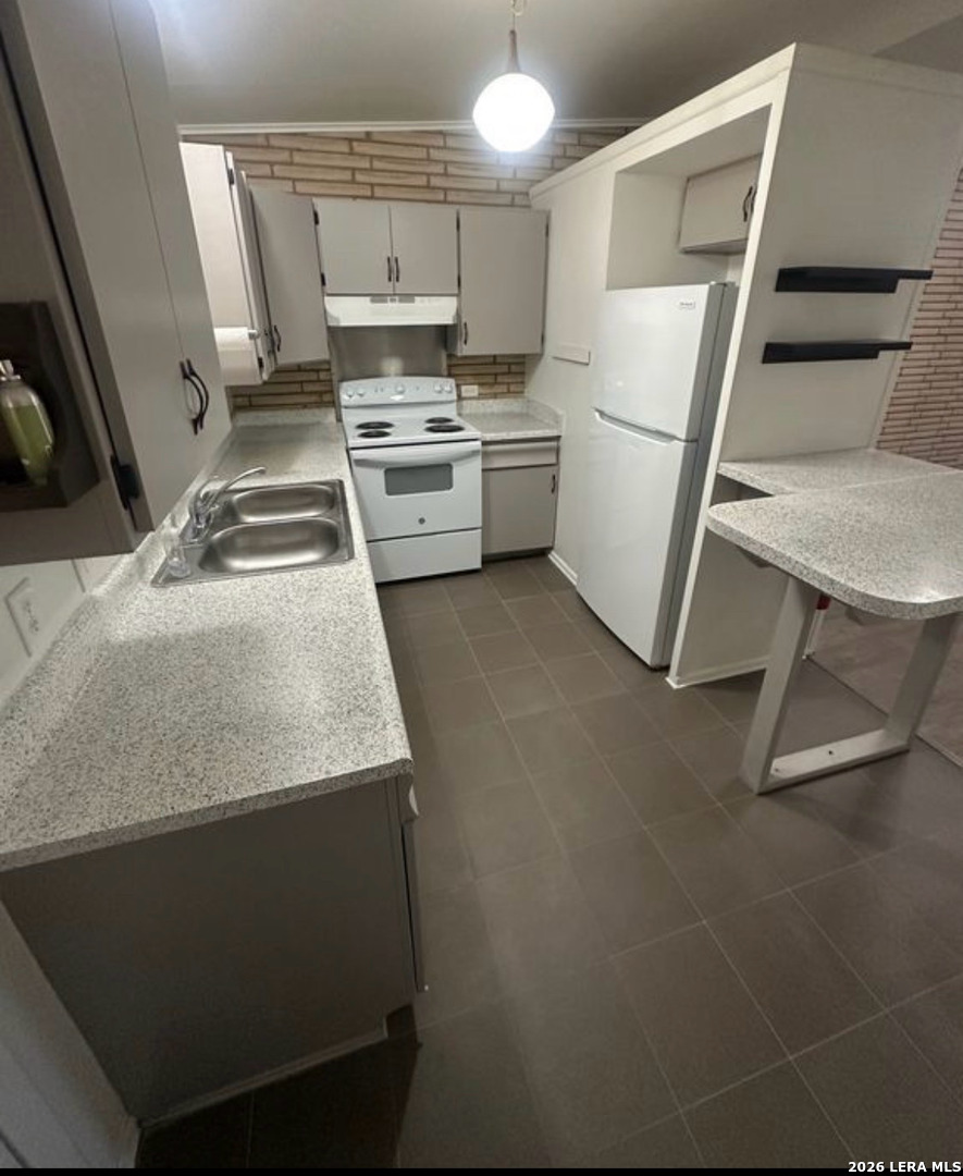 909 RITTIMAN RD, San Antonio, TX 78209
