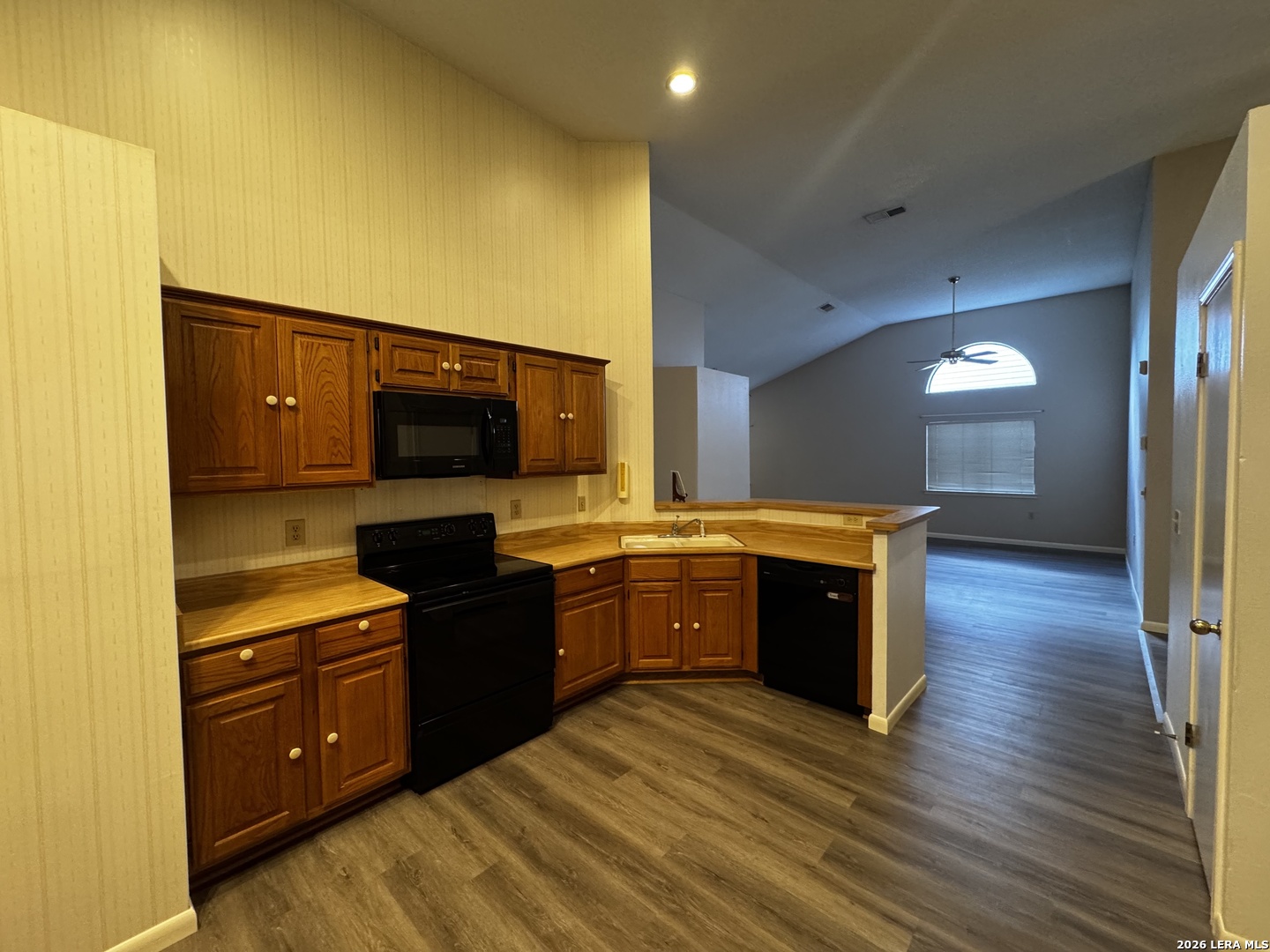 6710 Ambush DR, San Antonio, TX 78240