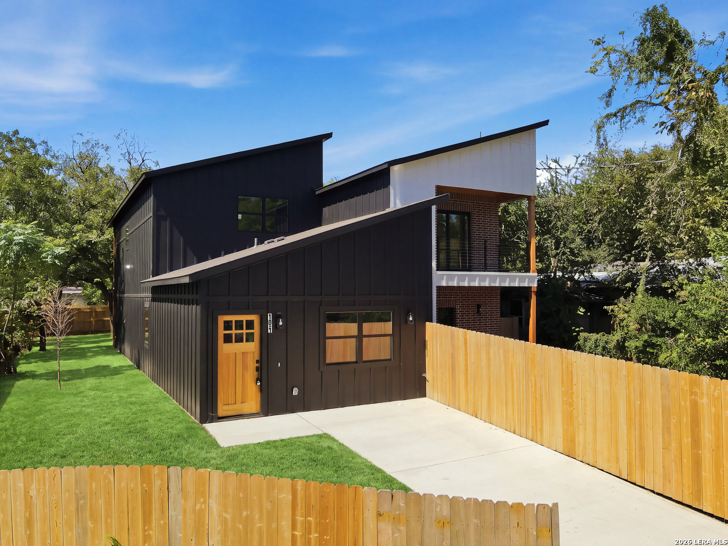825 Vargas Alley, #101, San Antonio, TX 78203