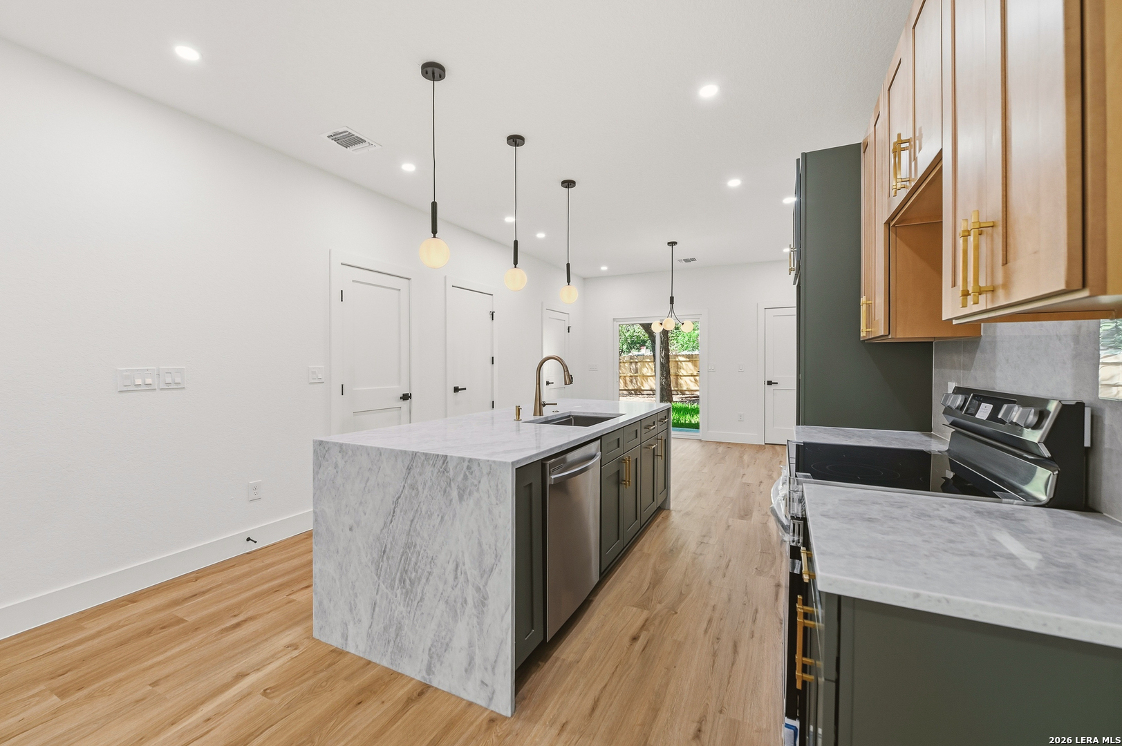 825 Vargas Alley, #101, San Antonio, TX 78203