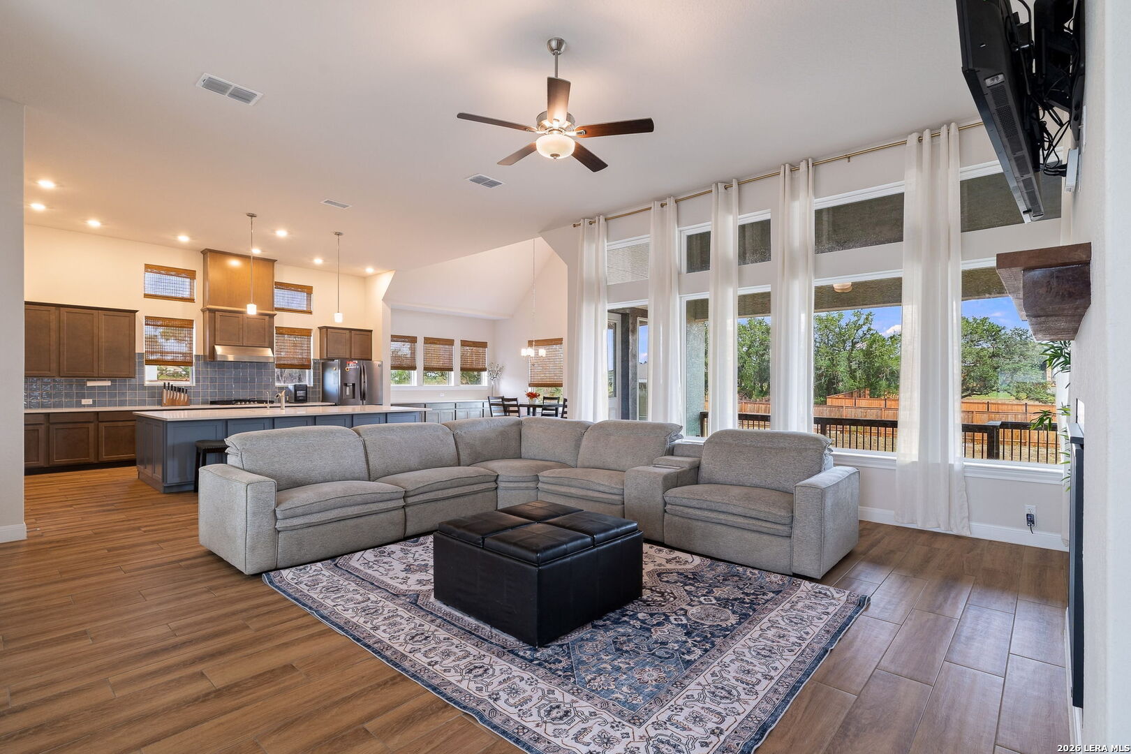 130 PIPER ST, Castroville, TX 78009