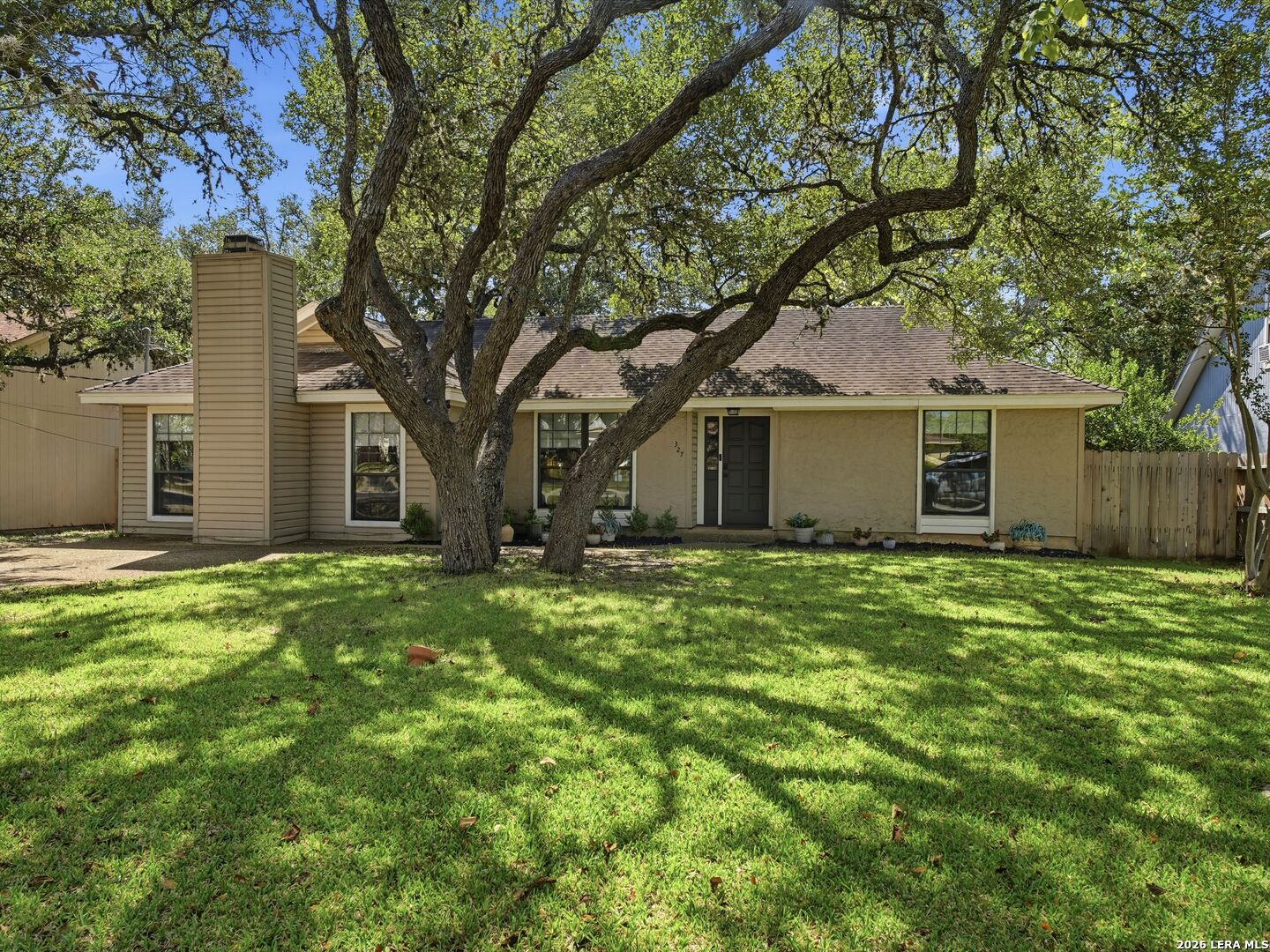 Property photo for 327 Deer Creek Dr, Boerne, TX