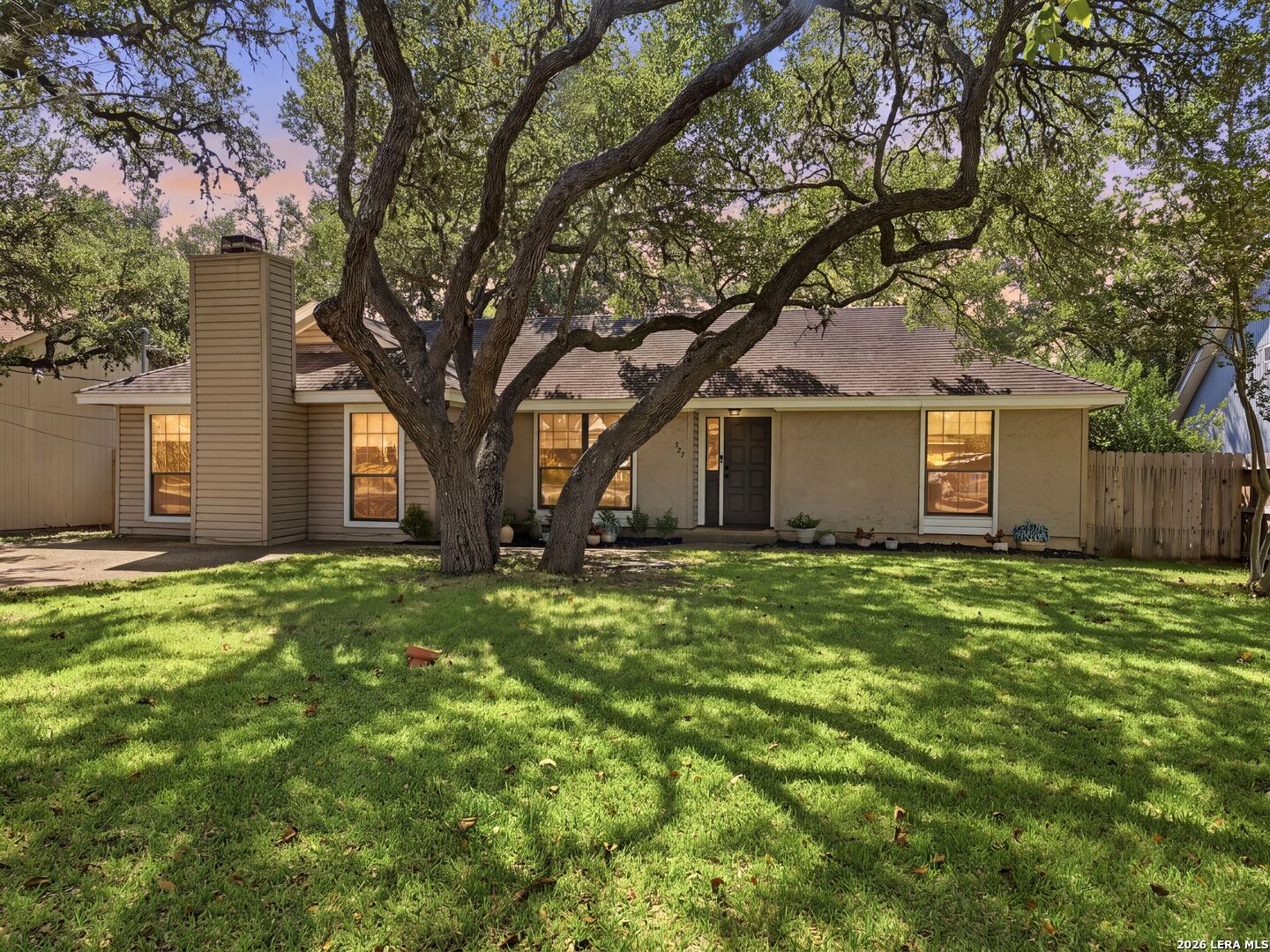 327 Deer Creek Dr, Boerne, TX 78006