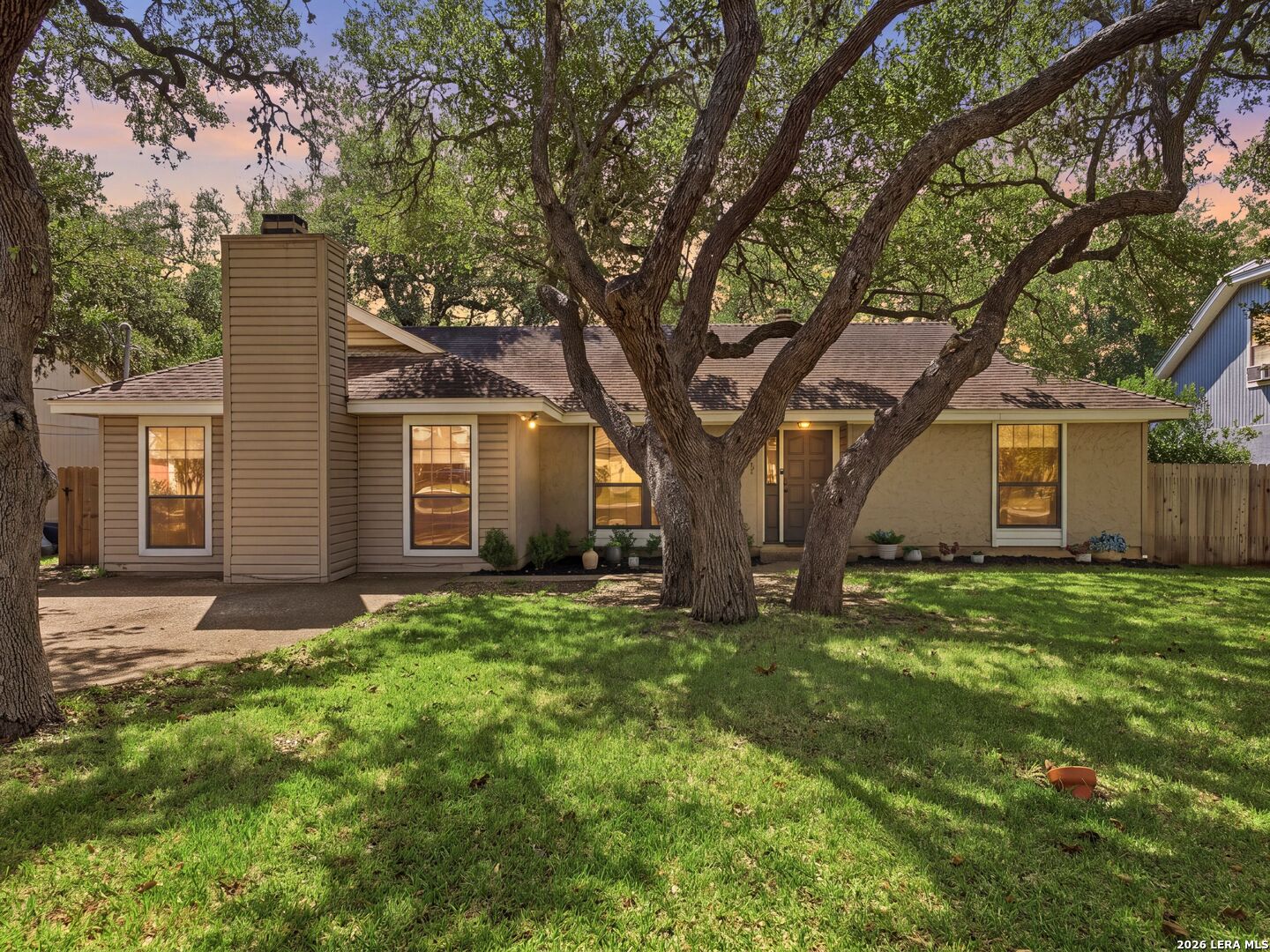 327 Deer Creek Dr, Boerne, TX 78006