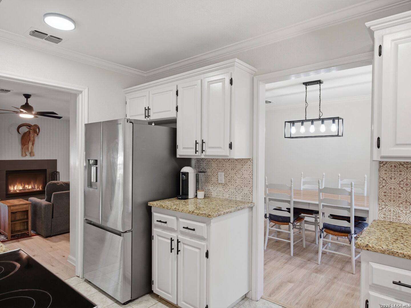 327 Deer Creek Dr, Boerne, TX 78006