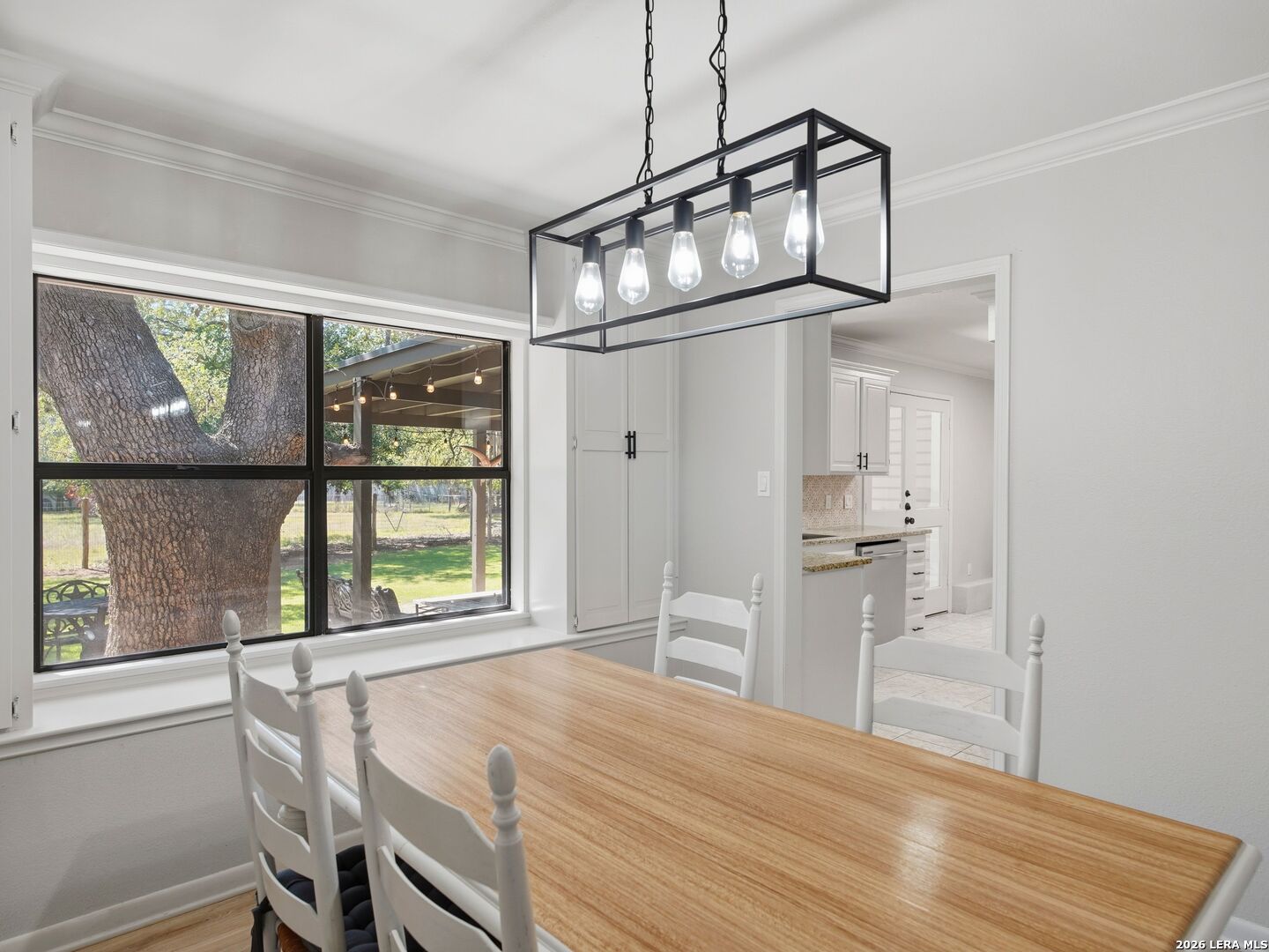 327 Deer Creek Dr, Boerne, TX 78006