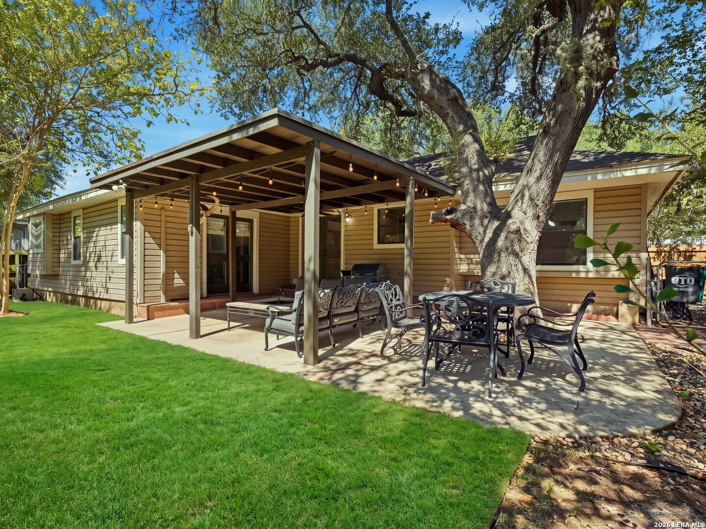 327 Deer Creek Dr, Boerne, TX 78006