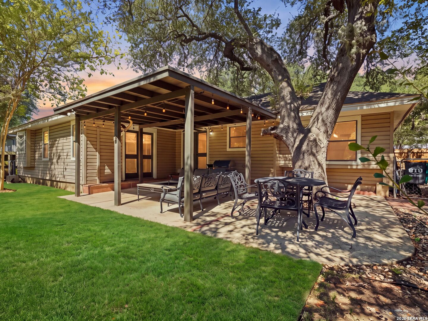327 Deer Creek Dr, Boerne, TX 78006