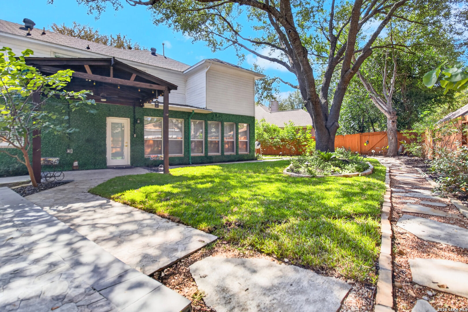 2407 Enfield Grove Dr, San Antonio, TX 78231