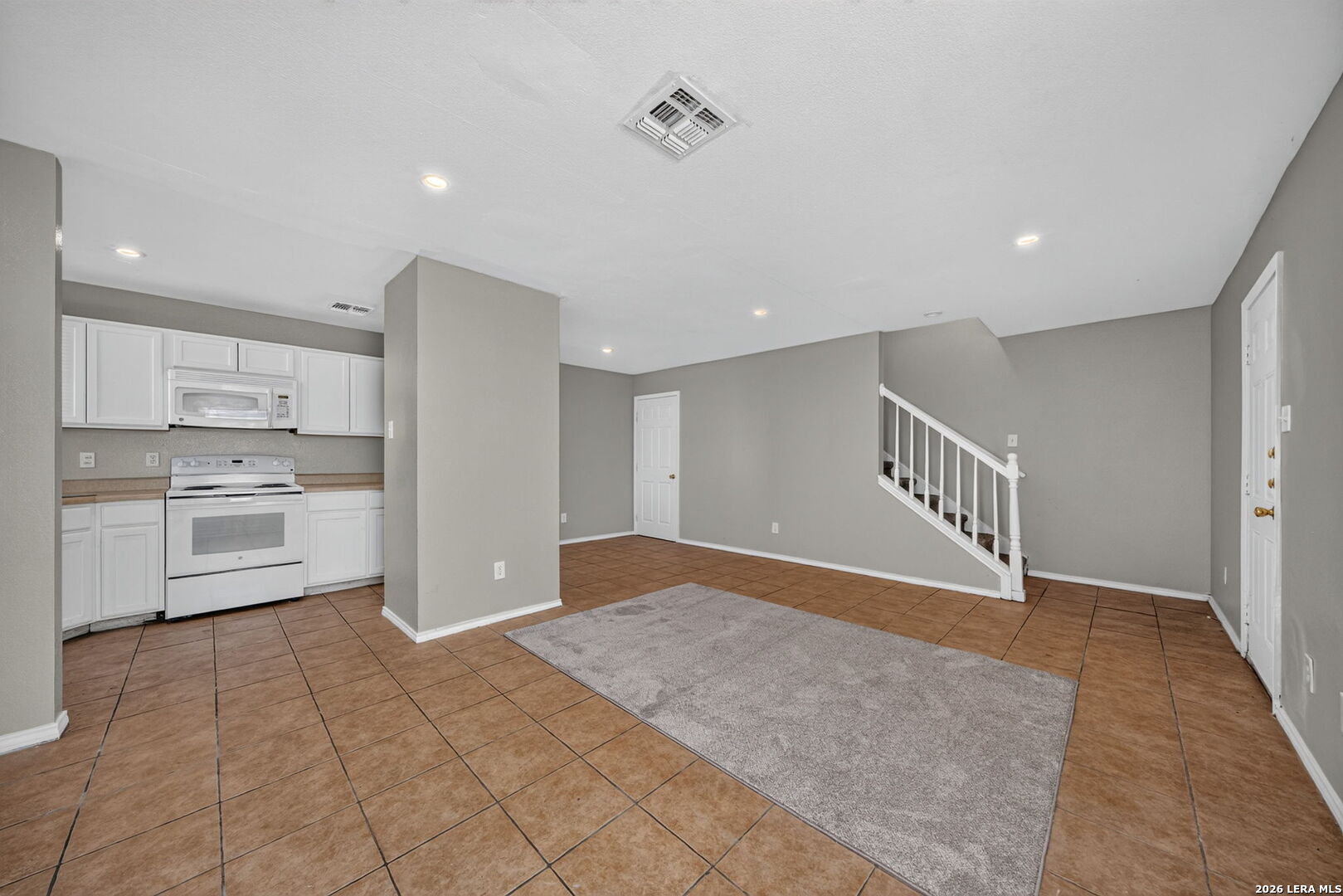 768 Avondale  #3, San Antonio, TX 78223