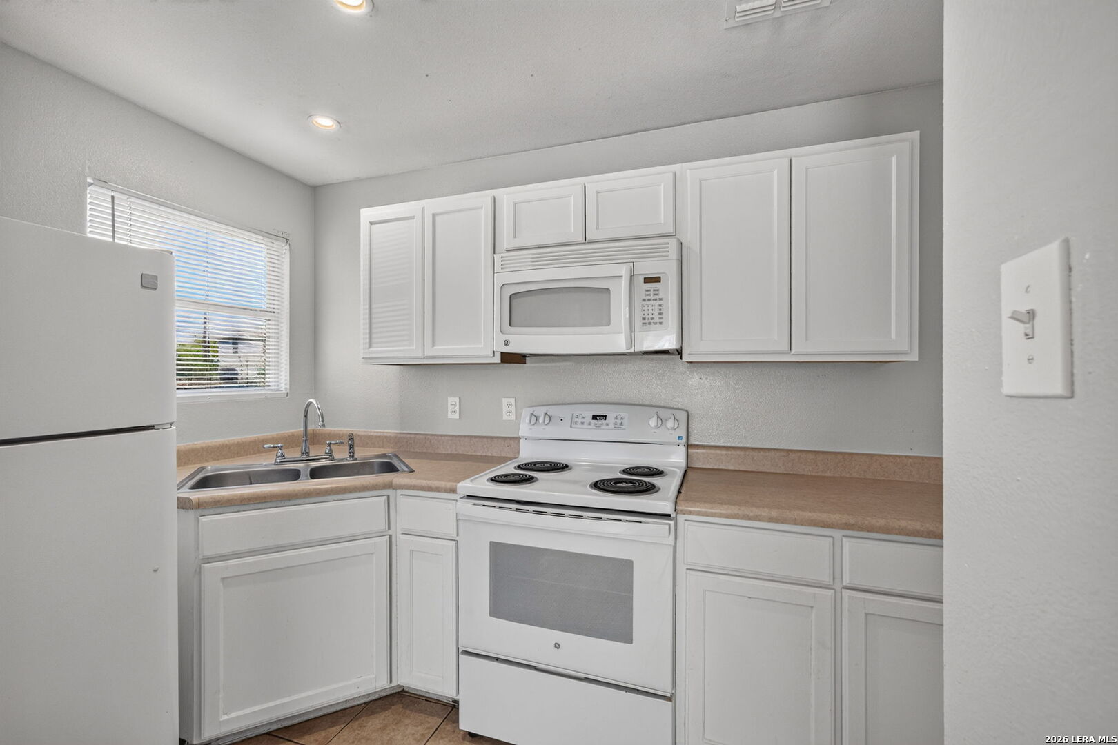 768 Avondale  #3, San Antonio, TX 78223