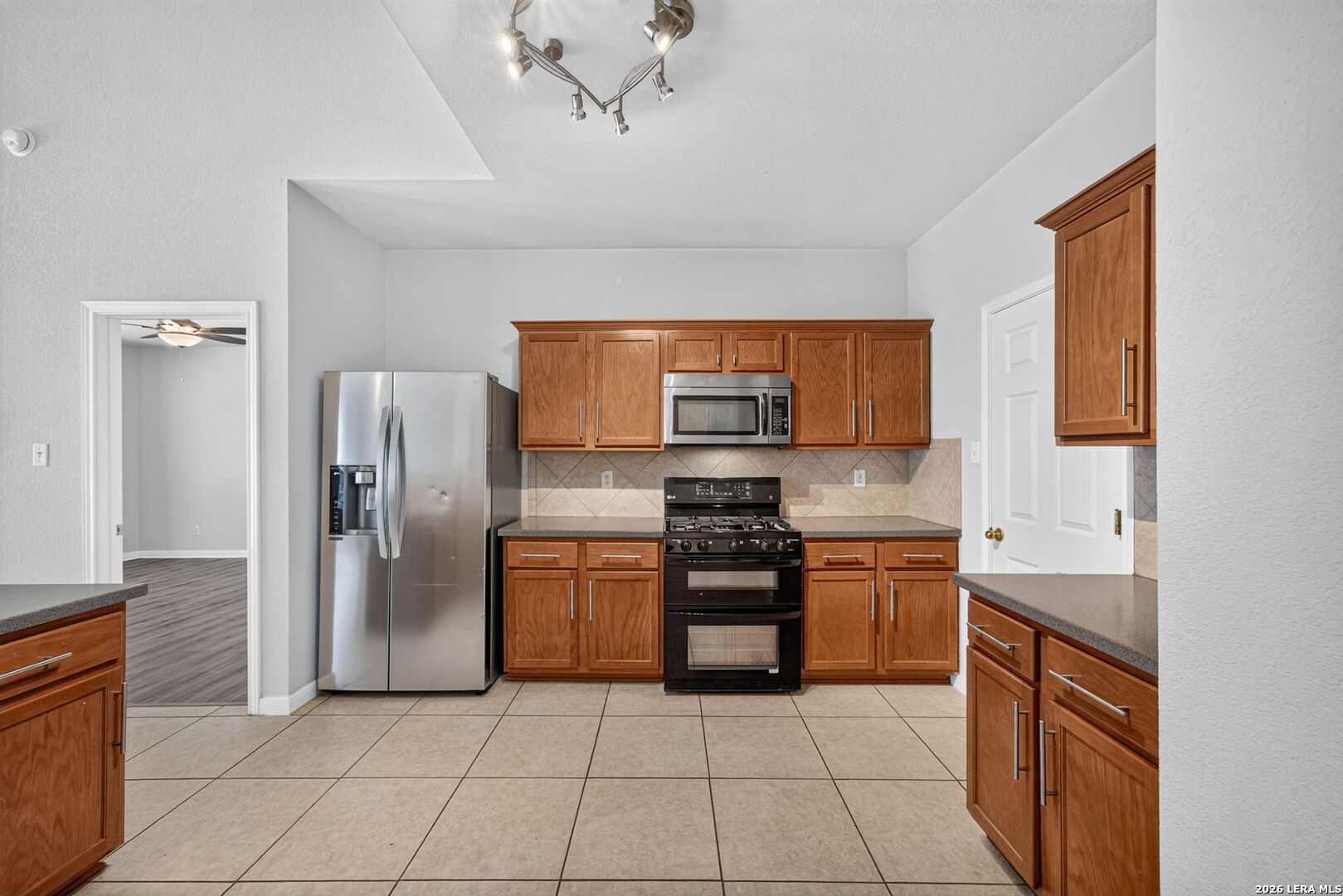 20614 Cliff Park Ln, San Antonio, TX 78258