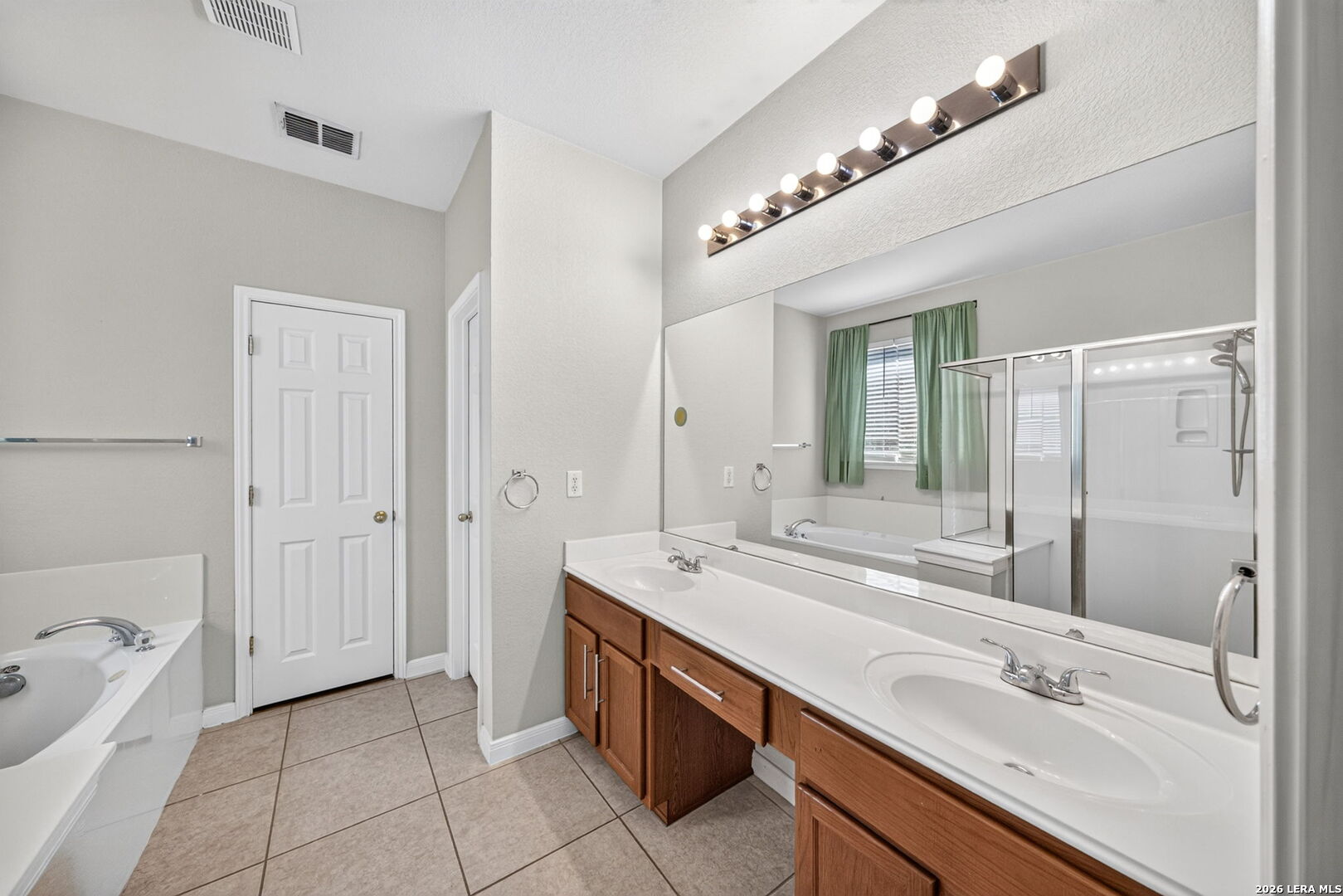 20614 Cliff Park Ln, San Antonio, TX 78258