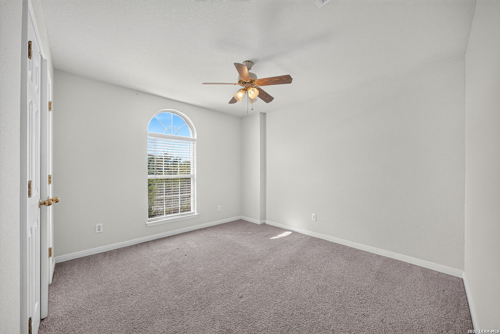 20614 Cliff Park Ln, San Antonio, TX 78258