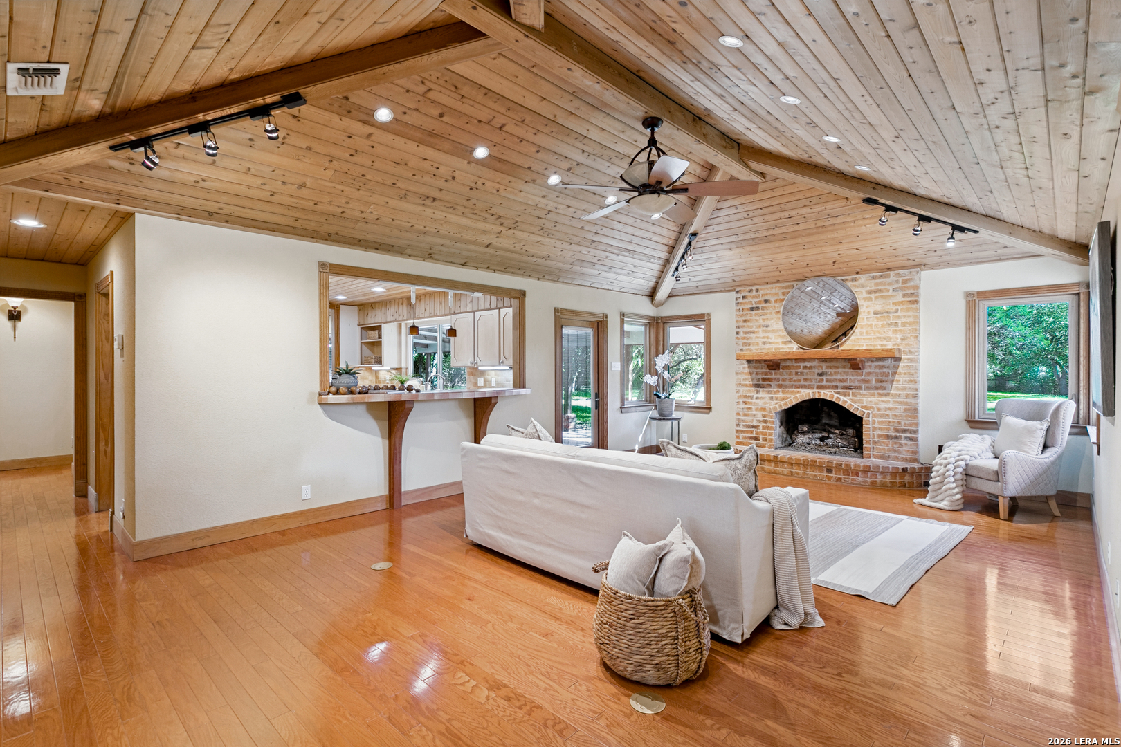 218 VILLAGE CIR, Hill Country Village, TX 78232