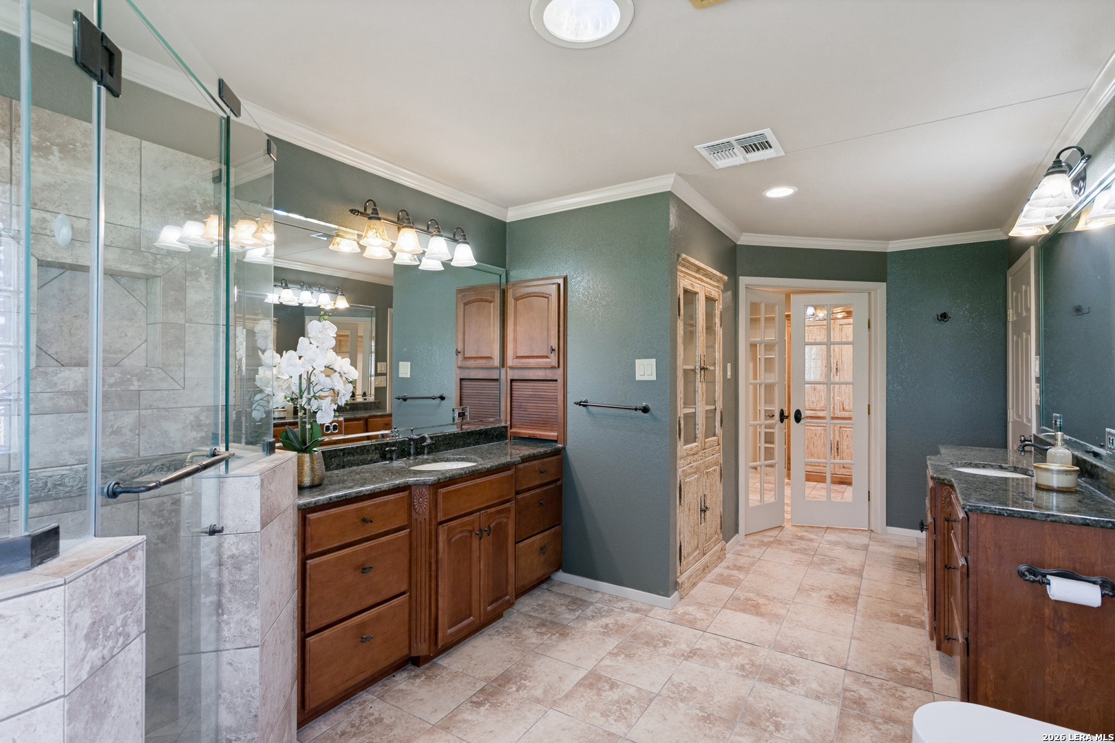 218 VILLAGE CIR, Hill Country Village, TX 78232