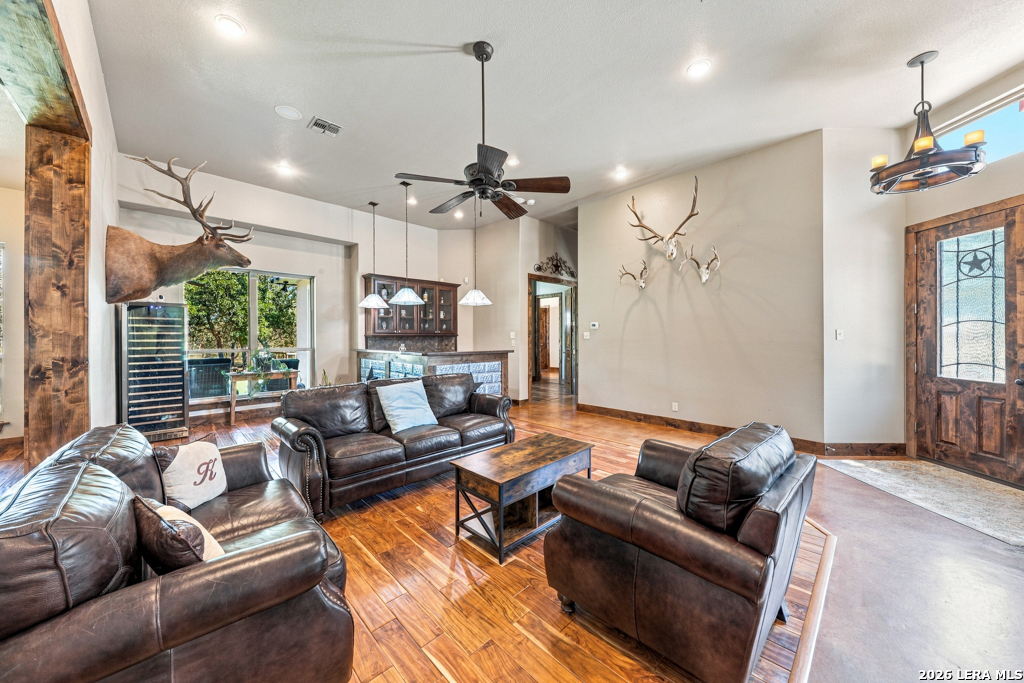 507 ENCHANTED OAK DR, La Vernia, TX 78121