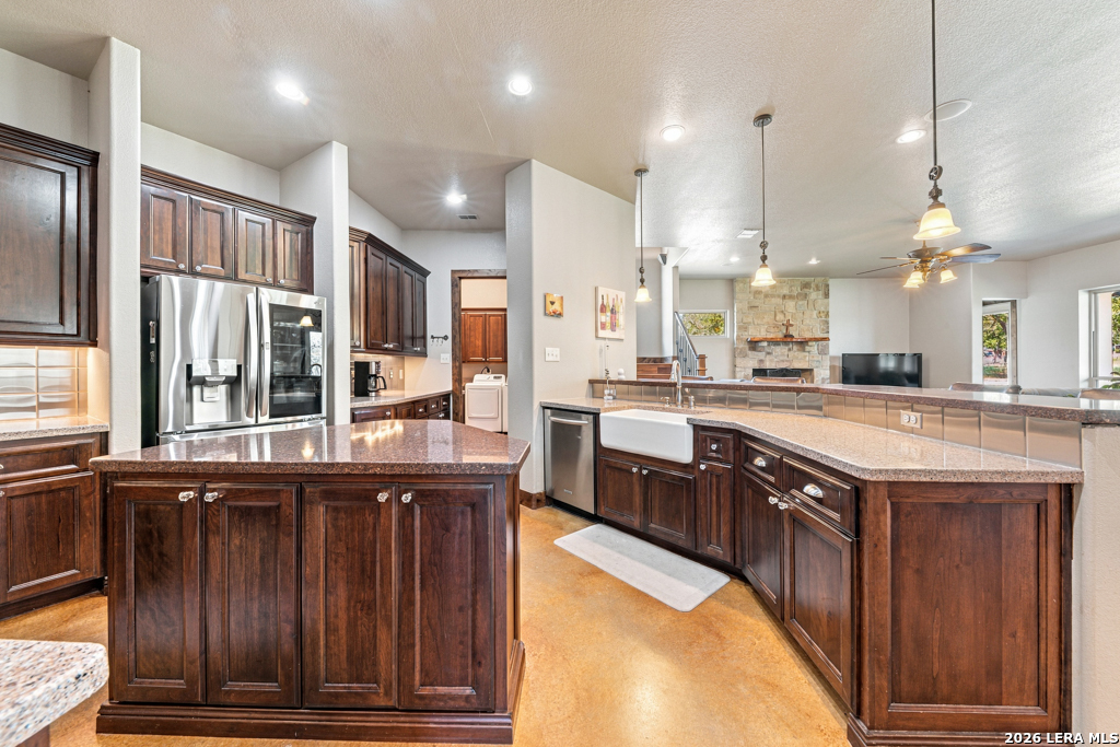 507 ENCHANTED OAK DR, La Vernia, TX 78121