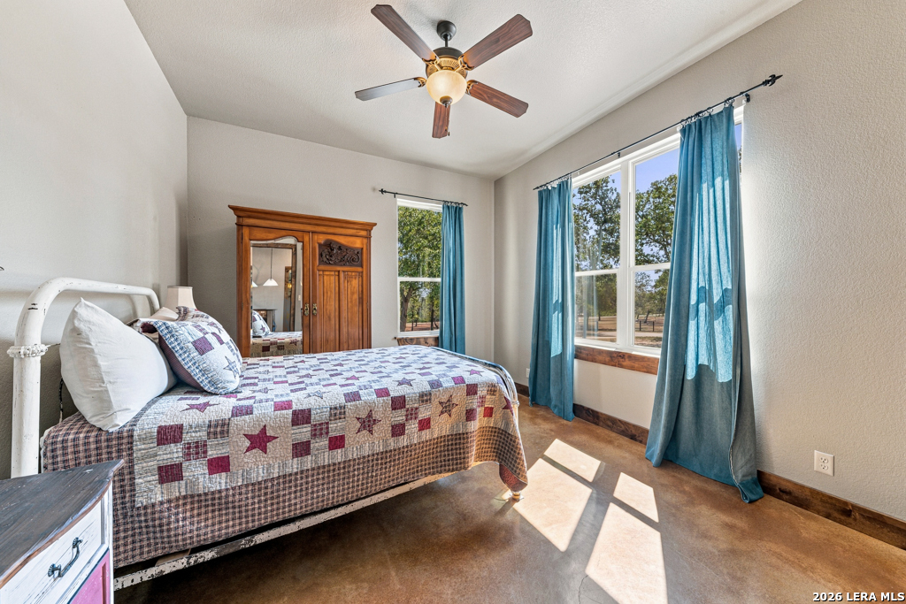 507 ENCHANTED OAK DR, La Vernia, TX 78121