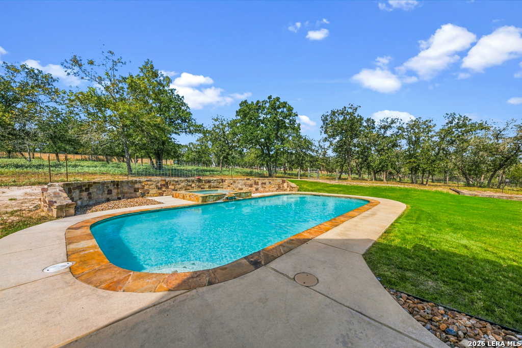 507 ENCHANTED OAK DR, La Vernia, TX 78121