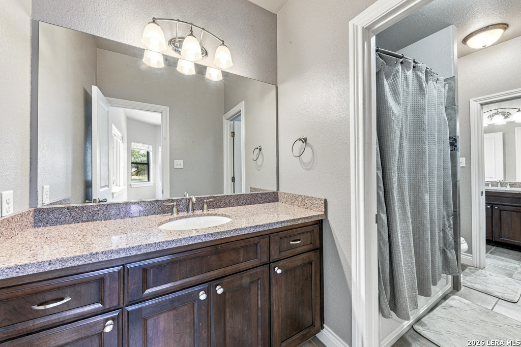 507 ENCHANTED OAK DR, La Vernia, TX 78121