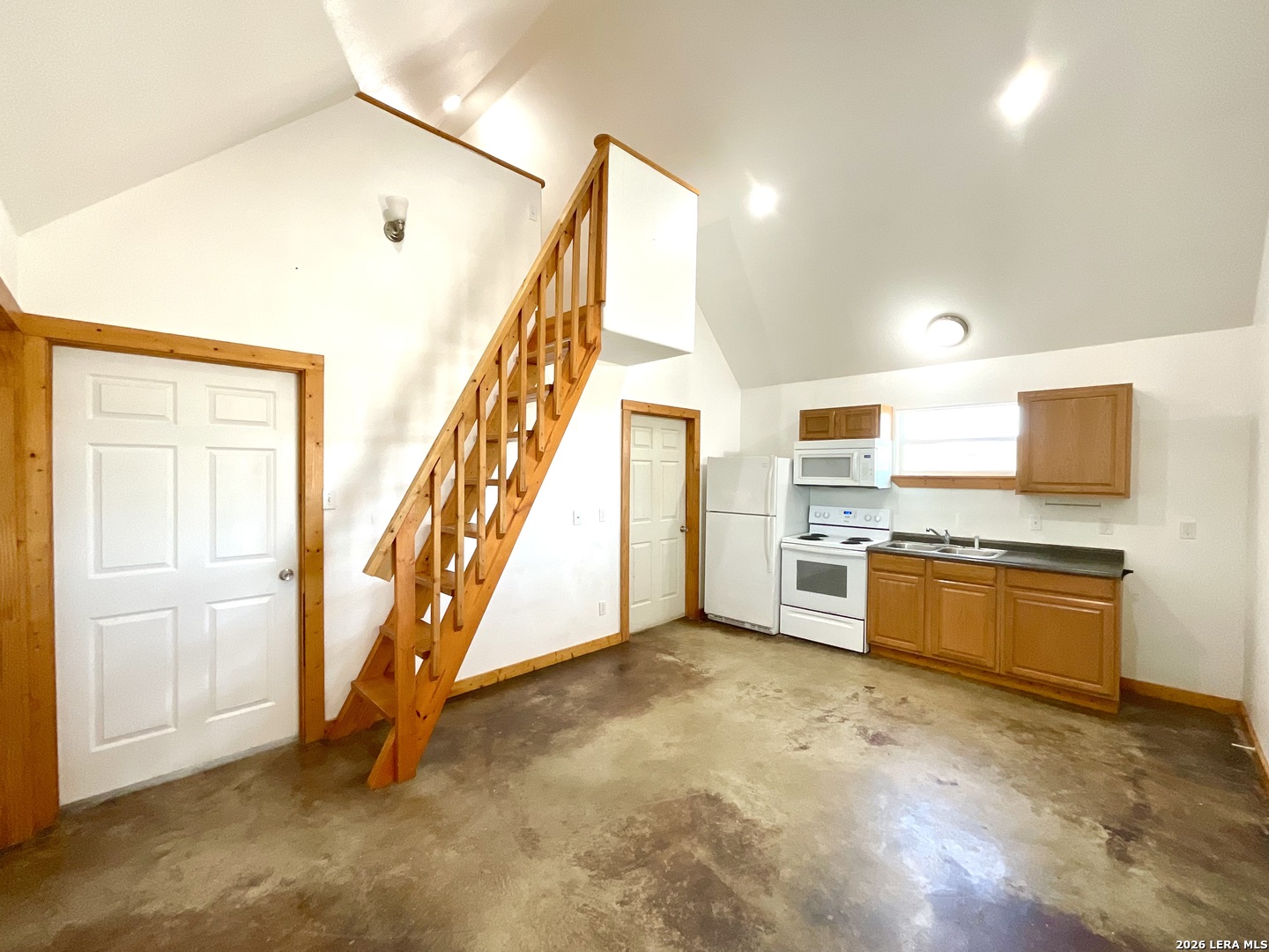 573 State Highway 97 E, #104, Floresville, TX 78114