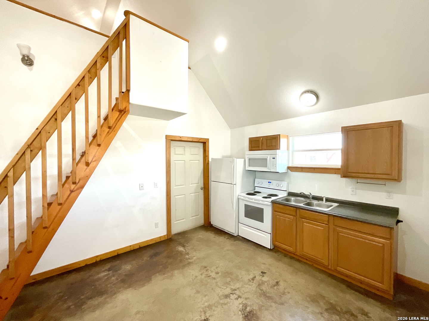573 State Highway 97 E, #104, Floresville, TX 78114