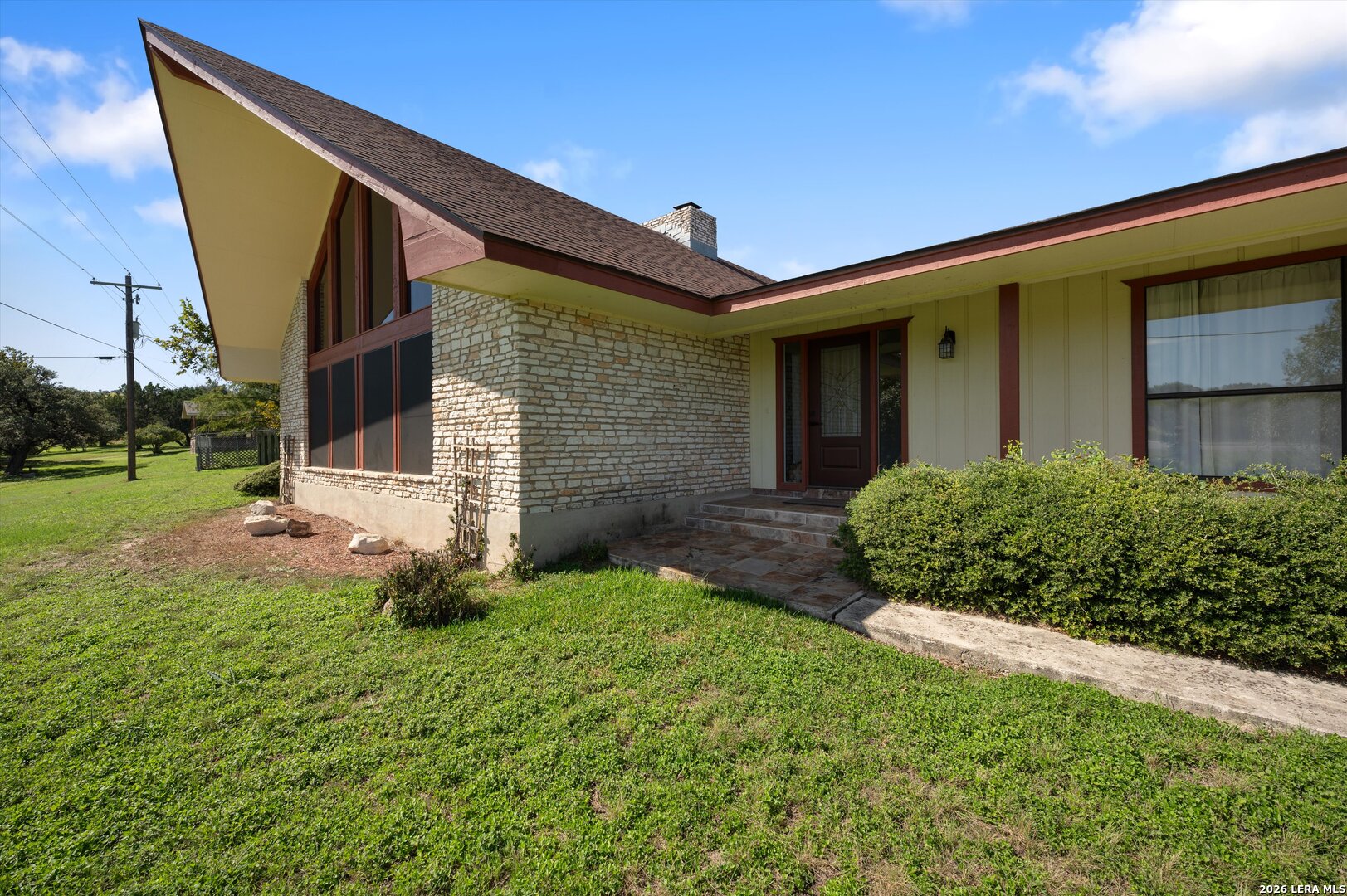 2044 MEDINA HWY, Kerrville, TX 78028