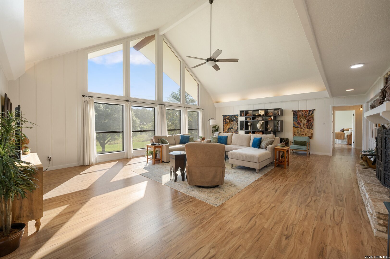 2044 MEDINA HWY, Kerrville, TX 78028