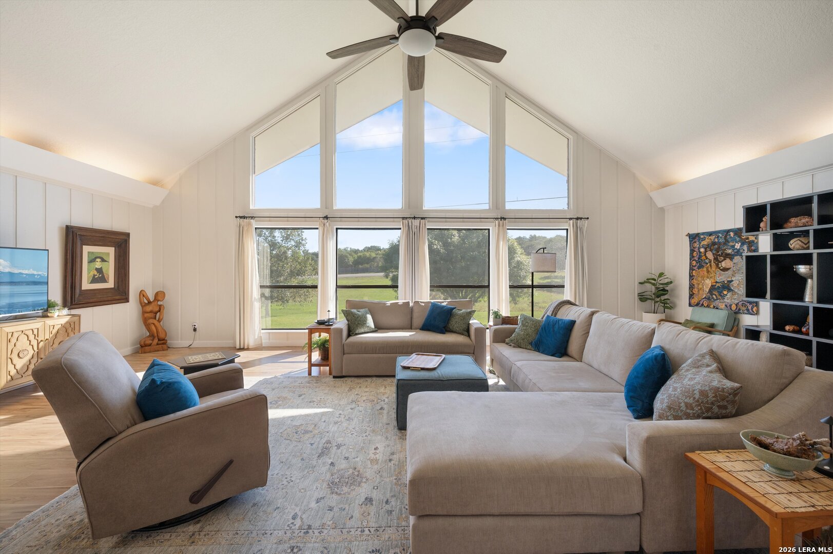 2044 MEDINA HWY, Kerrville, TX 78028
