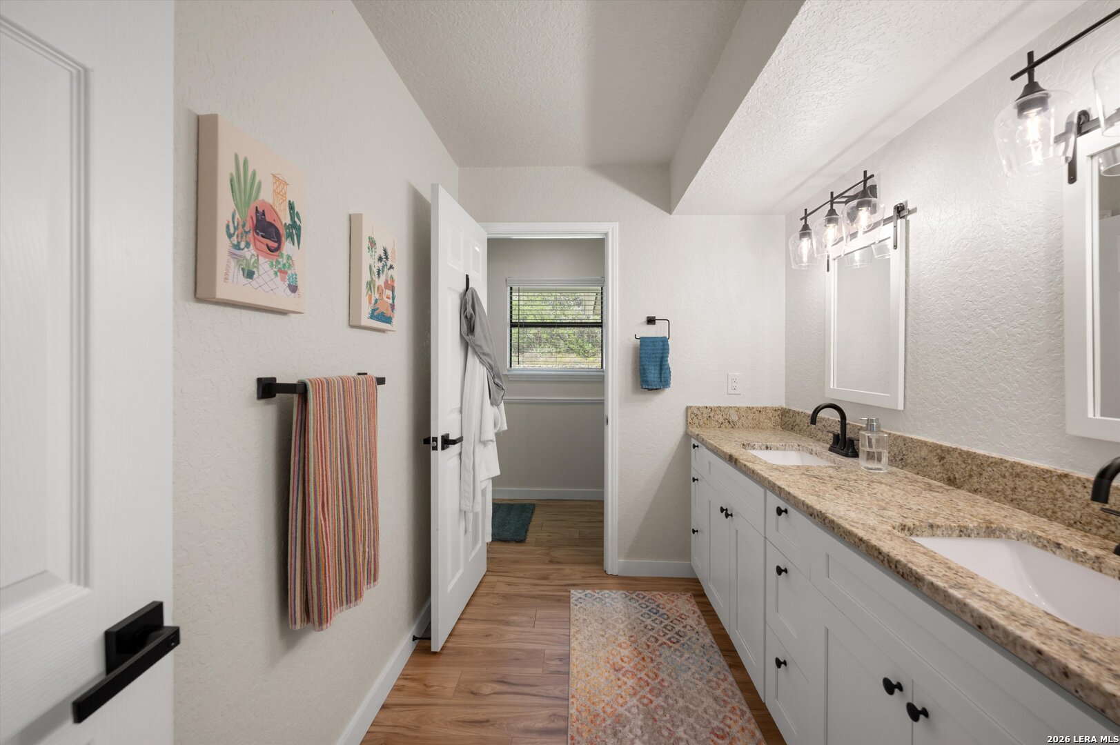 2044 MEDINA HWY, Kerrville, TX 78028