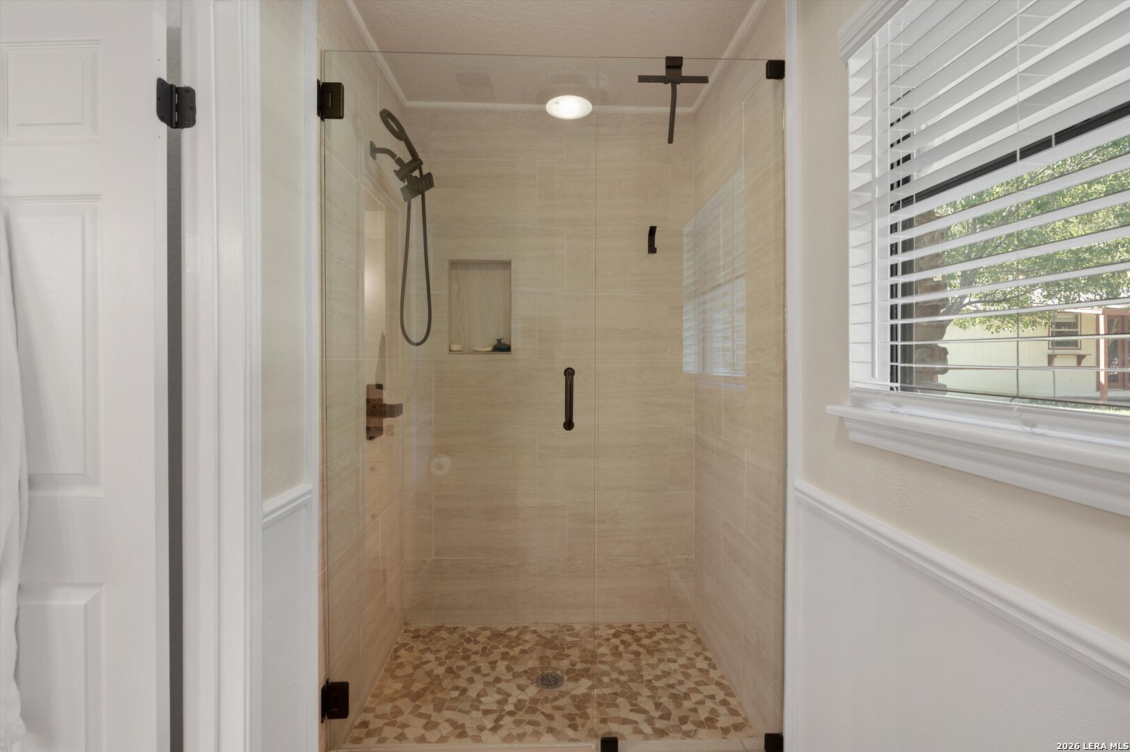 2044 MEDINA HWY, Kerrville, TX 78028