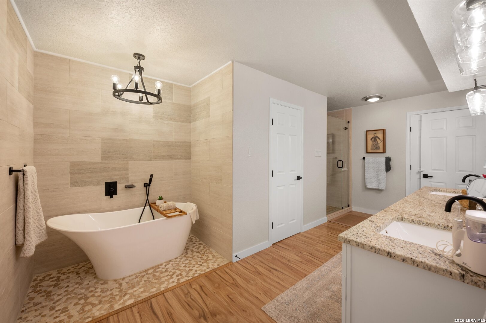 2044 MEDINA HWY, Kerrville, TX 78028