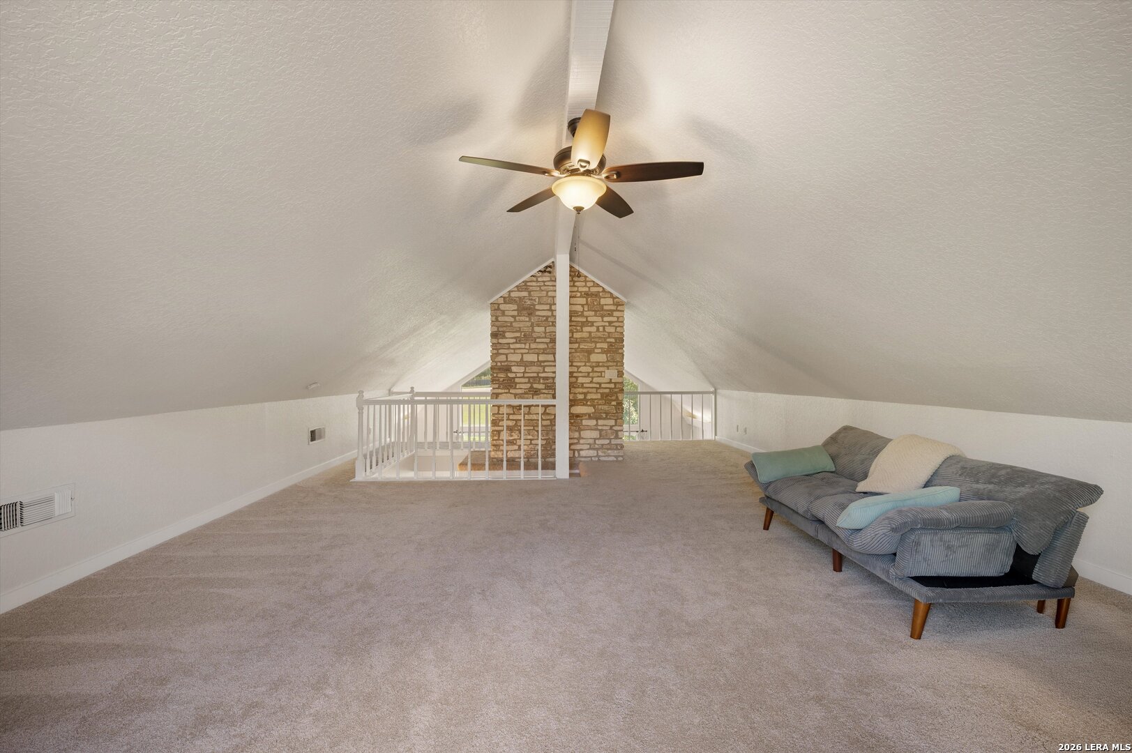 2044 MEDINA HWY, Kerrville, TX 78028