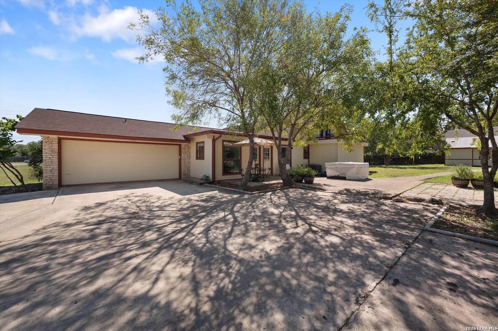 2044 MEDINA HWY, Kerrville, TX 78028