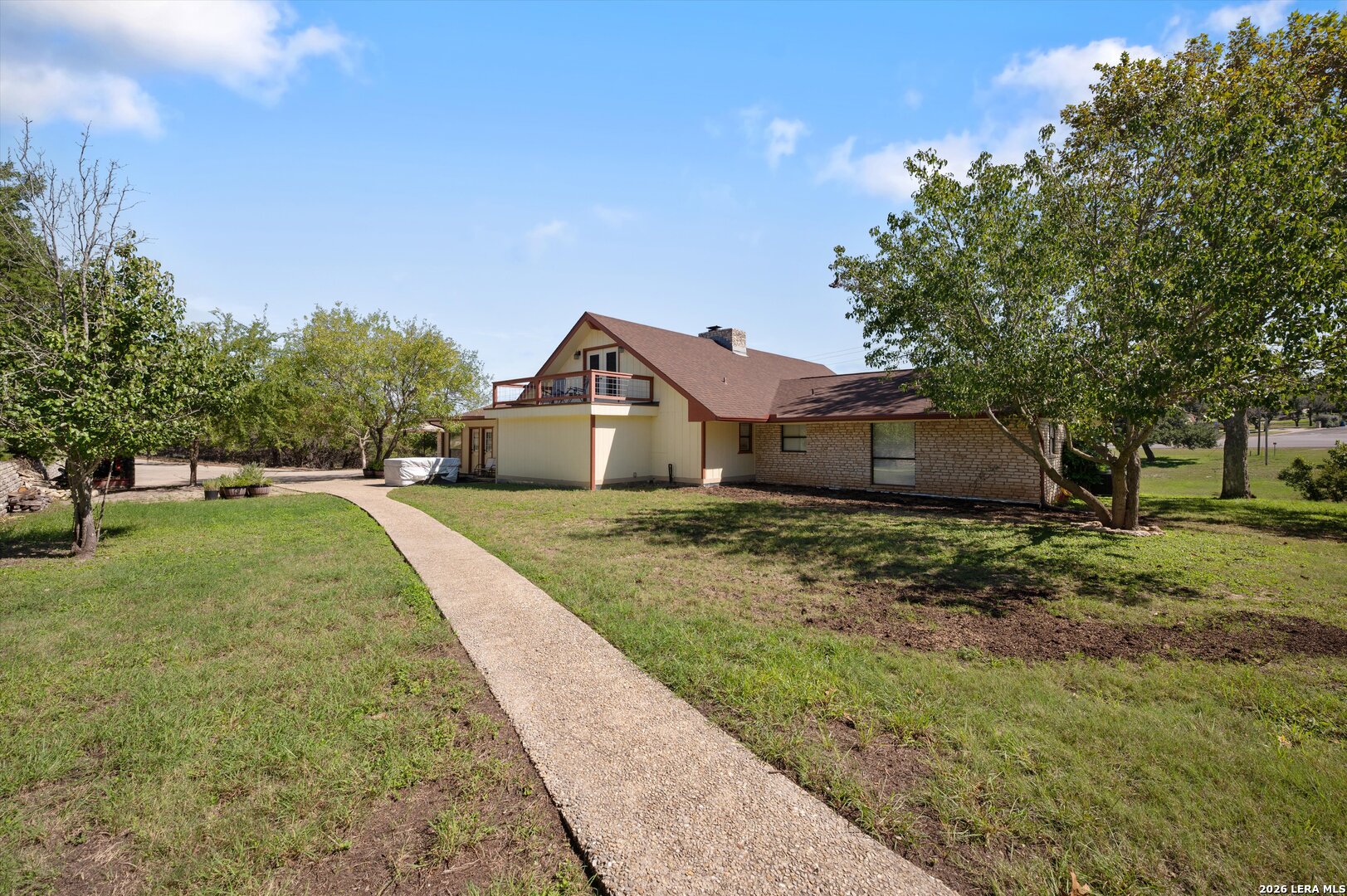 2044 MEDINA HWY, Kerrville, TX 78028