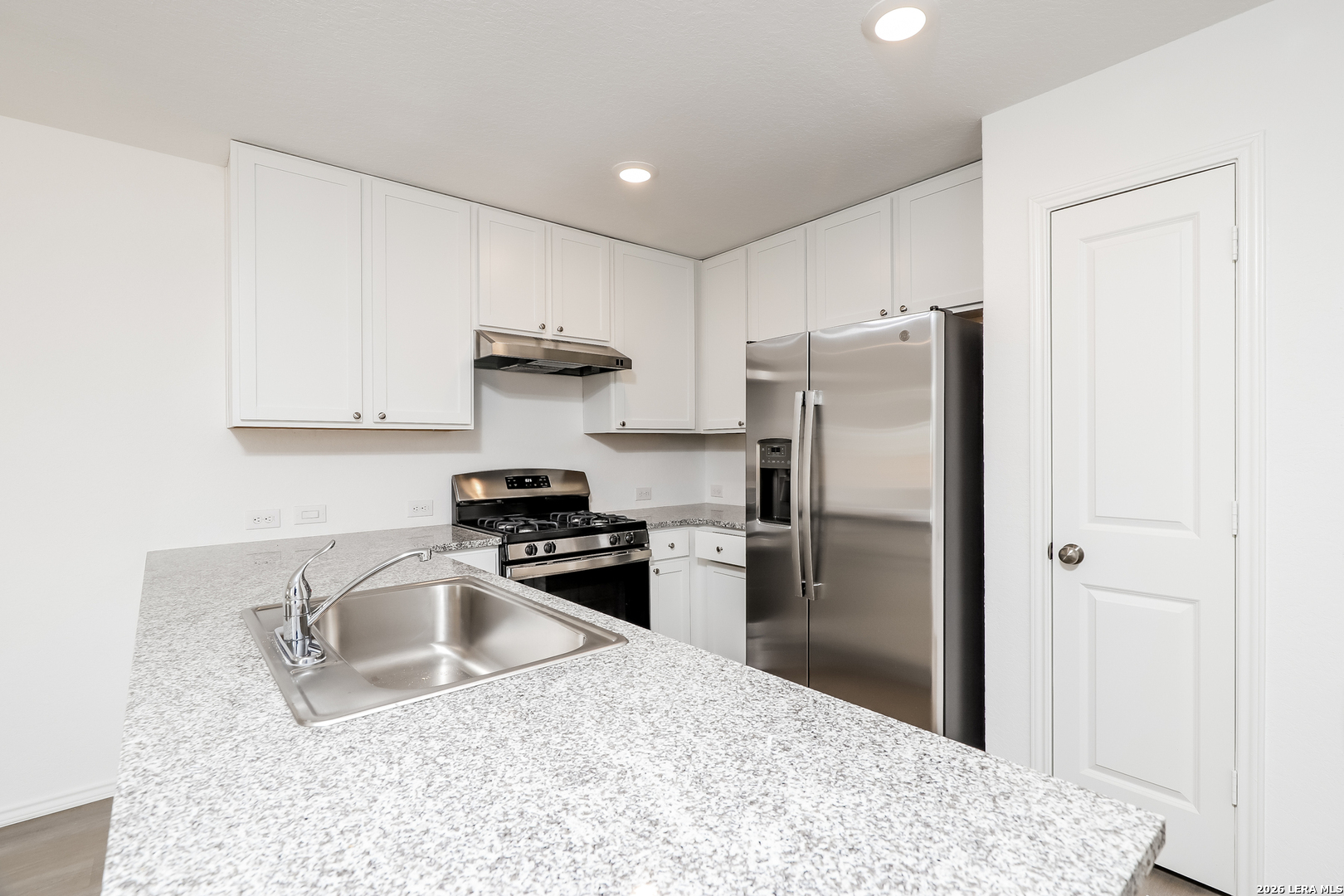10619 McClintock, Converse, TX 78109