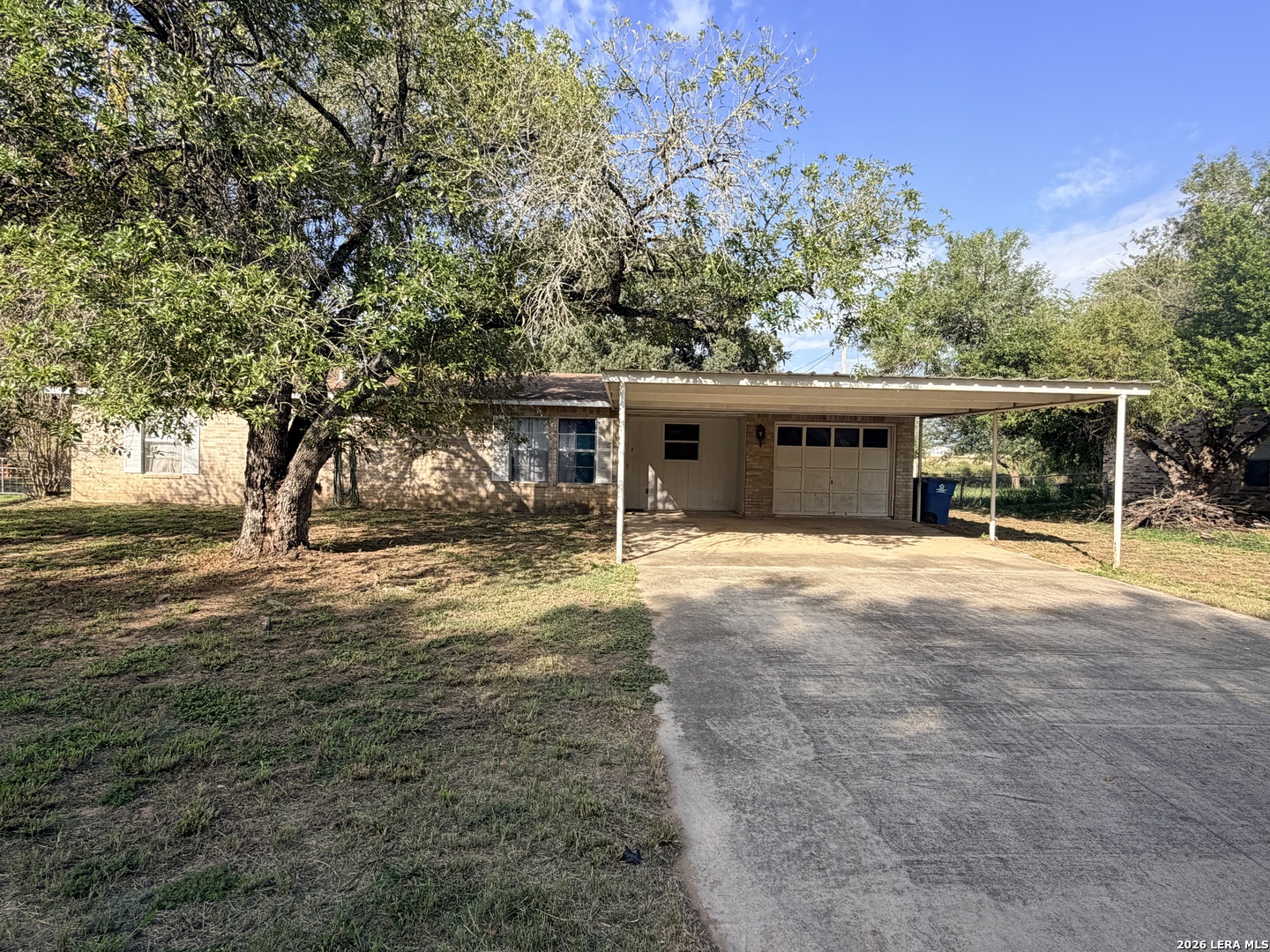 Property photo for 119 LOW MEADOW DR, Pleasanton, TX