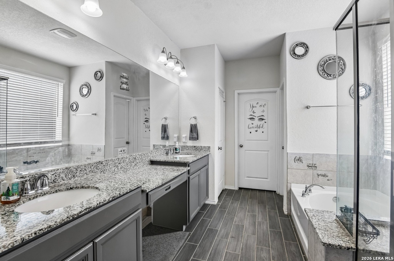 10727 Lone Ranger, San Antonio, TX 78254