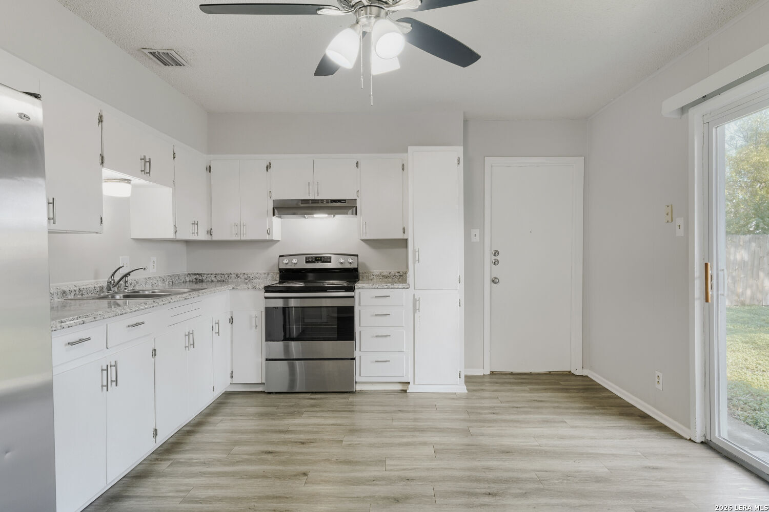 318 BALBOA DR, Universal City, TX 78148