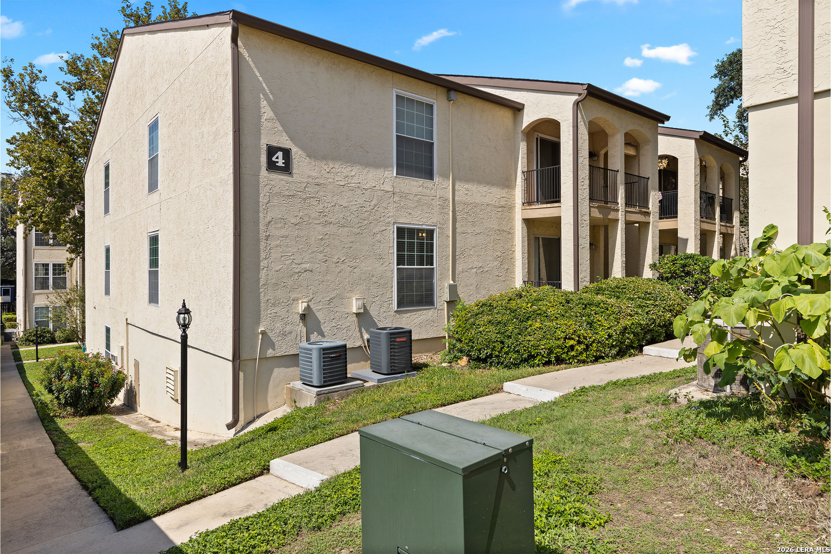 8702 Village Dr., #406, San Antonio, TX 78217