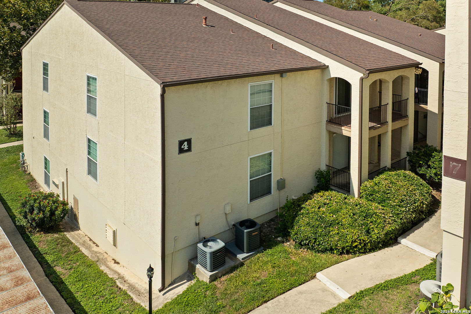 8702 Village Dr., #406, San Antonio, TX 78217