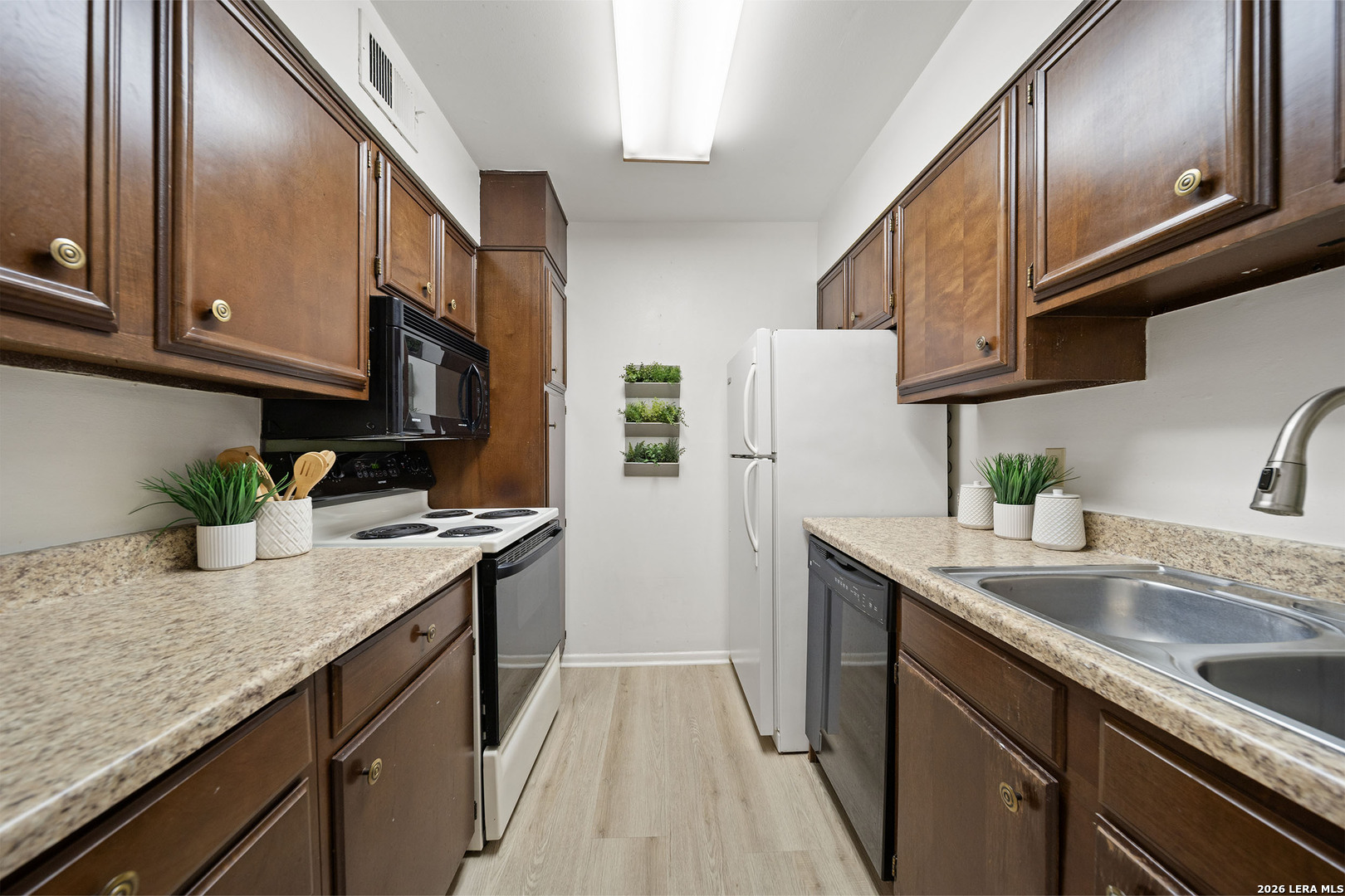 8702 Village Dr., #406, San Antonio, TX 78217