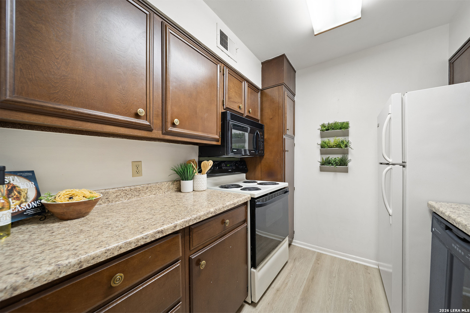 8702 Village Dr., #406, San Antonio, TX 78217