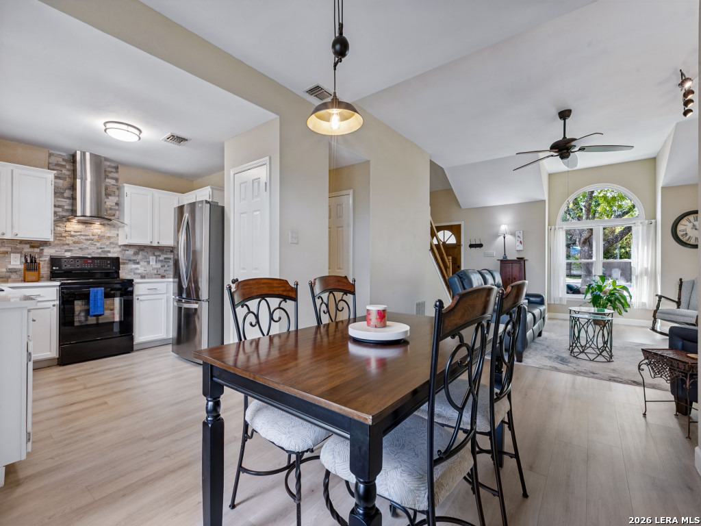 14064 Cedar Cyn, San Antonio, TX 78231